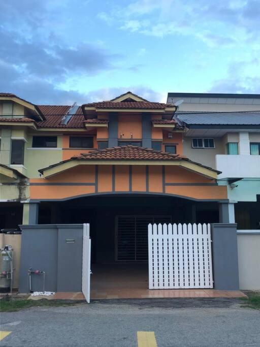 T House Nearby Kuantan East Coast Shopping Mall Exterior foto